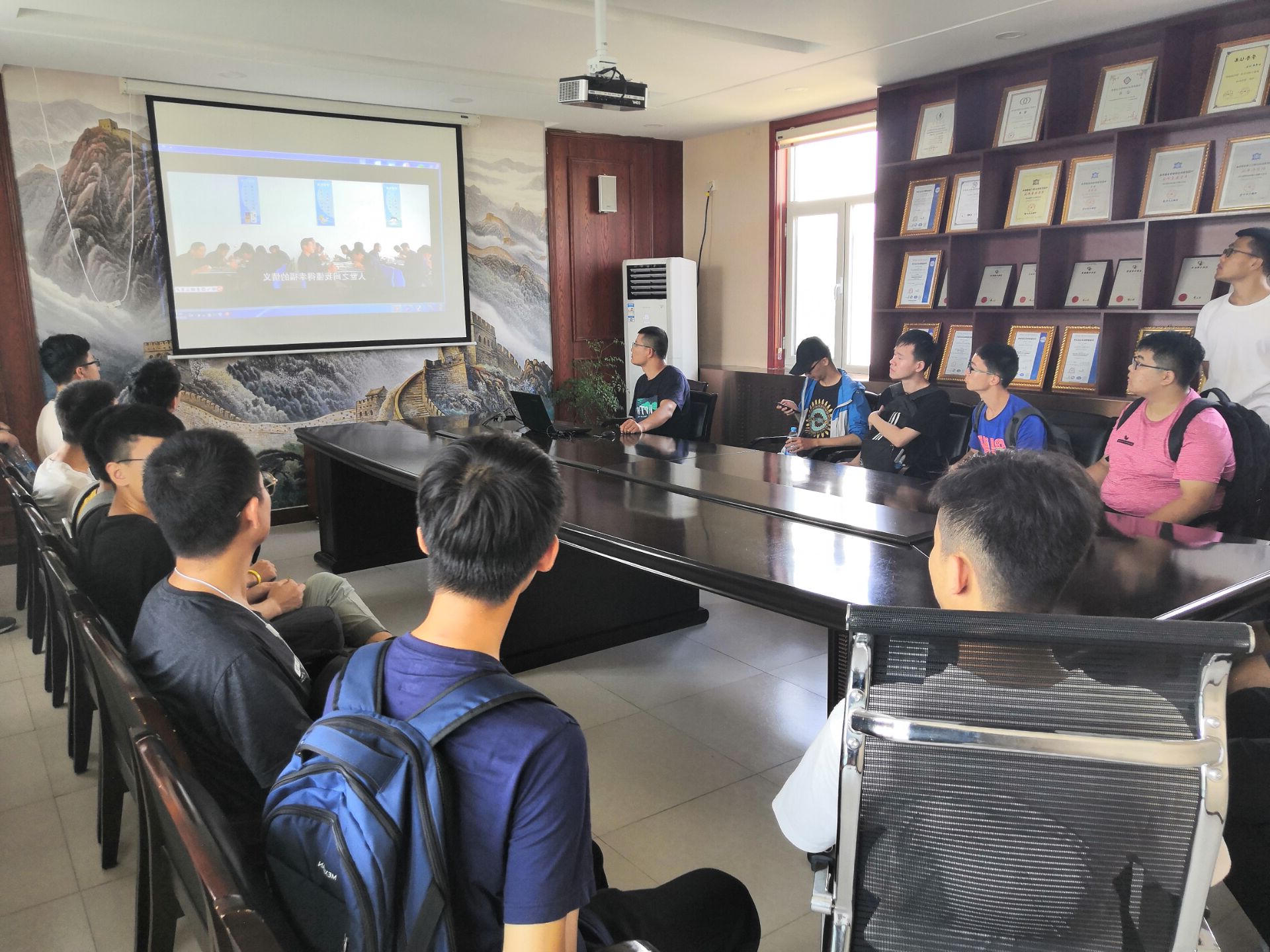 齐鲁工业大学师生一行来公司参观学习