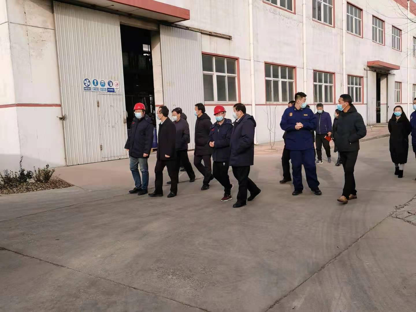 齐河县县委副书记、县长王玮一行来我公司检查安全生产和疫情防控工作